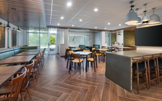 Fairfield Inn & Suites by Marriott Lexington East/I-75
