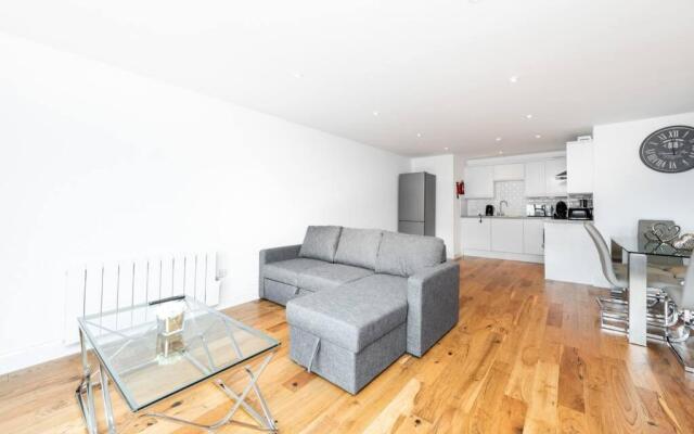 Large Apartment close to London BR1 II