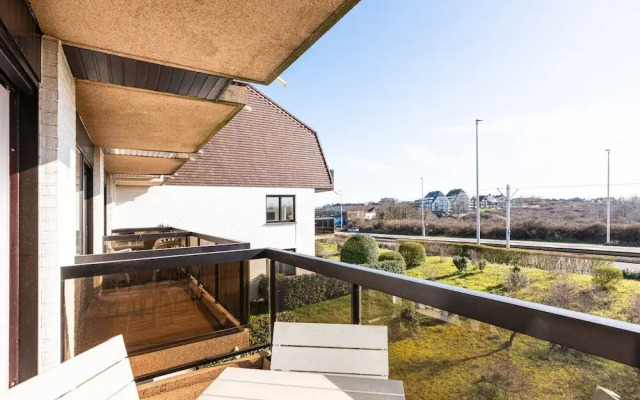 Apartment in Oostduinkerke With Garage