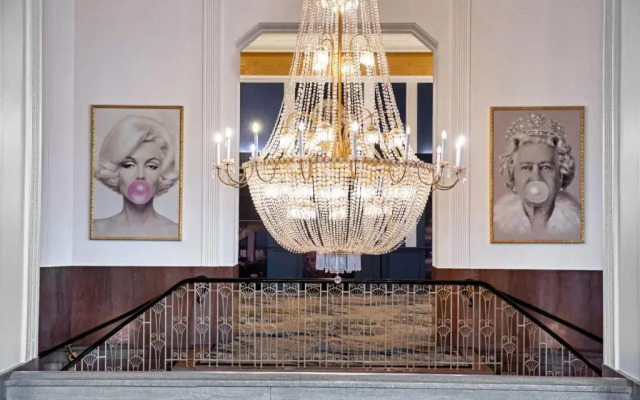 Crowne Plaza Hotel-Niagara Falls/Falls View