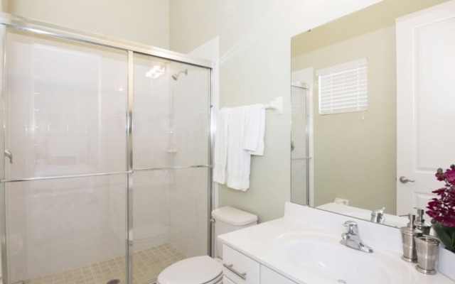 Five Suites Luxury Home RE1492