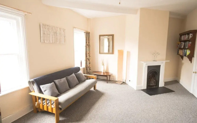 Three Bedroom Apartment Next To Pub