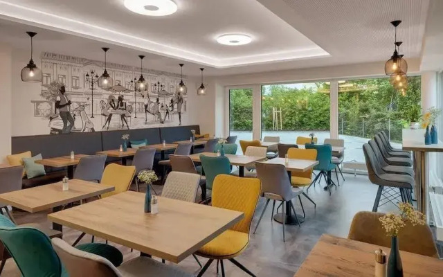 Amper Art Hotel