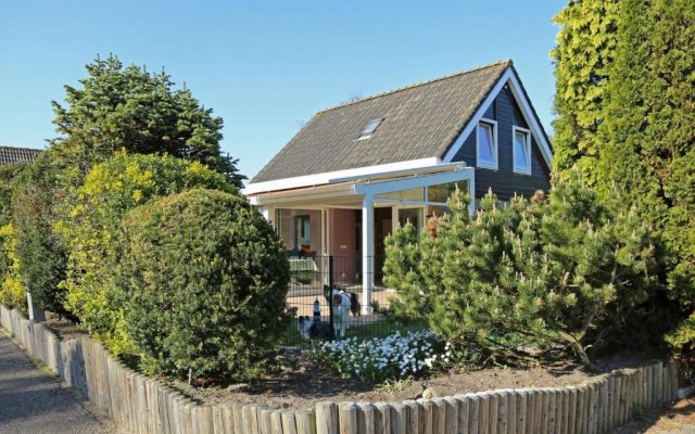 Holiday home Mosselbank 22 - Noordzeepark Ouddorp - for the use of the sauna, additional costs are applicable- big fenced garden, grill near the beach - not for companies