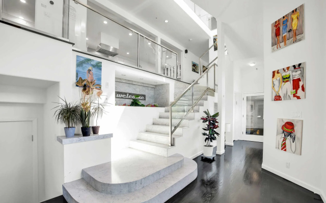 Pacific View by Avantstay Original Artist's Home