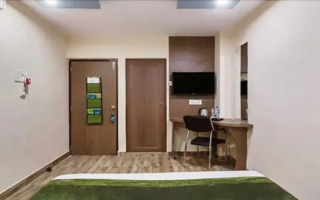 Treebo Trend Royal Crowne
