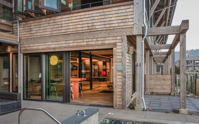 Headlands Coastal Lodge & Spa