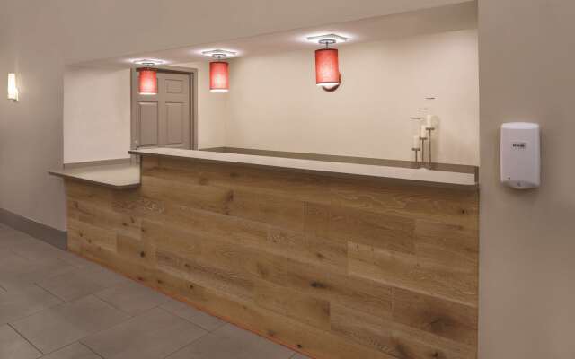 Country Inn & Suites by Radisson, Waterloo, IA