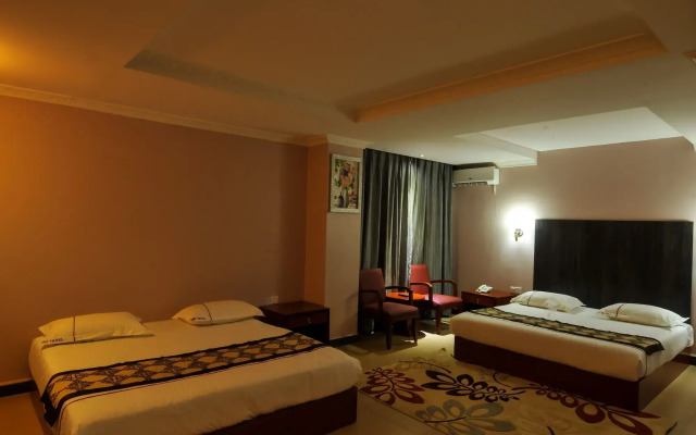 Russel Hotel