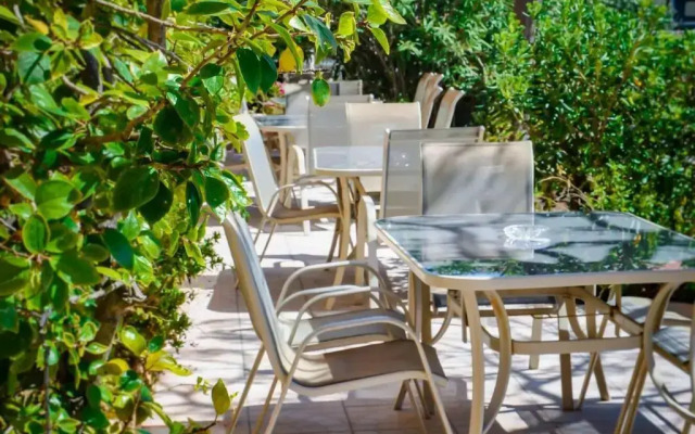 Hôtel Les Arbousiers