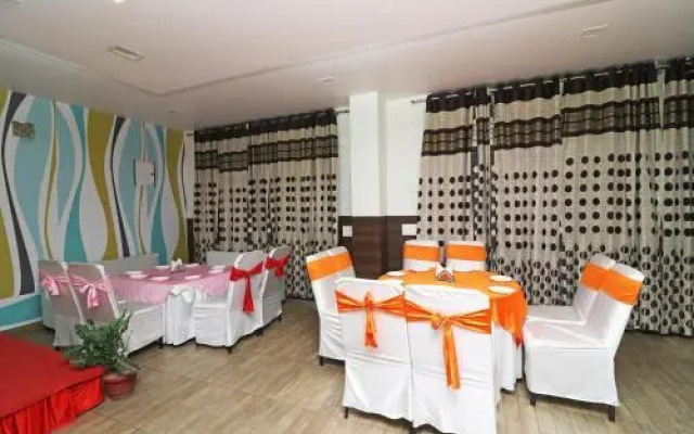 Hotel Parichay by OYO Rooms