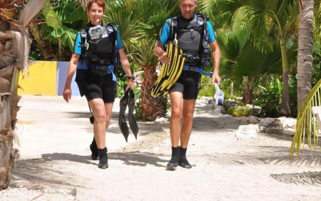 Scuba Lodge & Ocean Suites