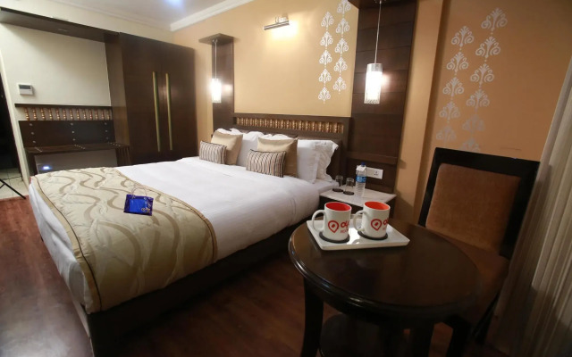 OYO 1395 Hotel Gandhi International