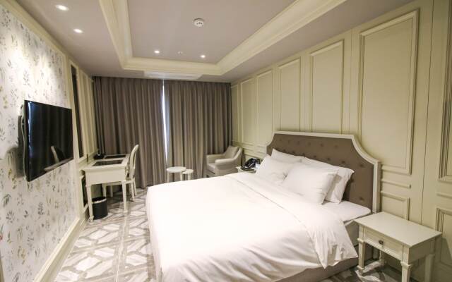 Golden Tulip Ever Yongin Hotel
