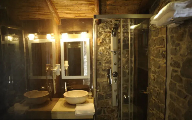 Xemoni Hotel