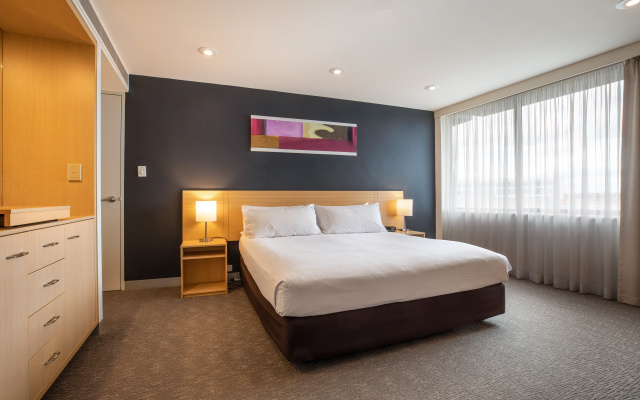 Holiday Inn Melbourne Airport by IHG