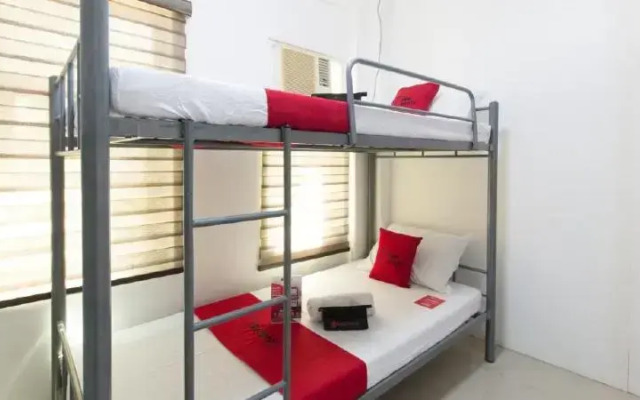 RedDoorz @ Teofila Lodge
