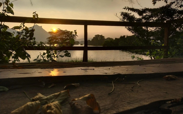 Gaia Lake Bungalow, Kandalama