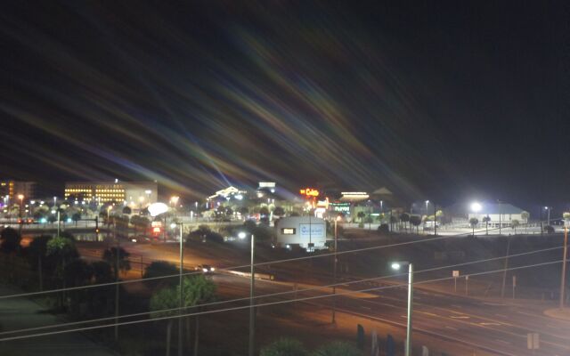 Emerald Coast Inn & Suites