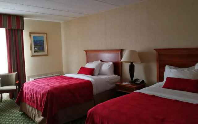 Mystic River Hotel & Suites Near Casinos