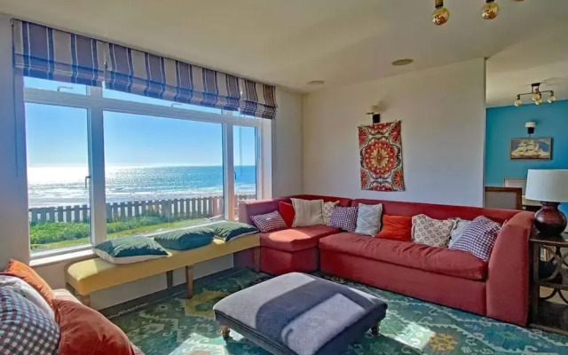 Private Cliff top Retreat by Perranuthnoe Beach