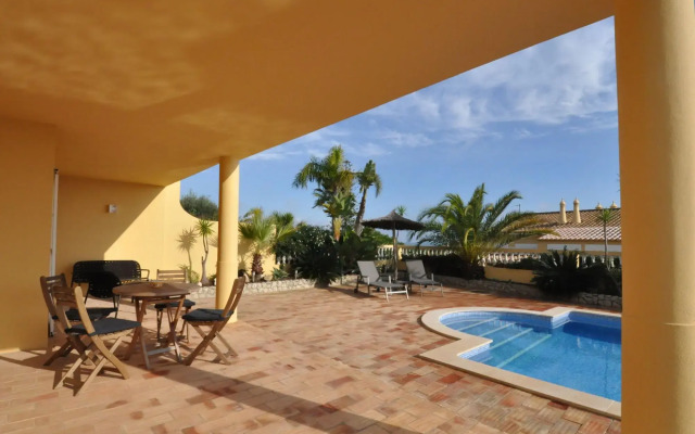 Villa With Views Like the Pool, Sea, Meia Praia