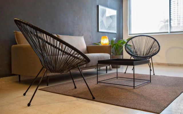 Incredible 2BR In La Cresta