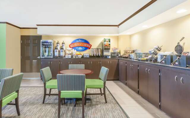 Baymont by Wyndham Midland Center