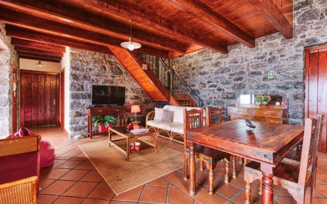 Seixal Sunny Villa