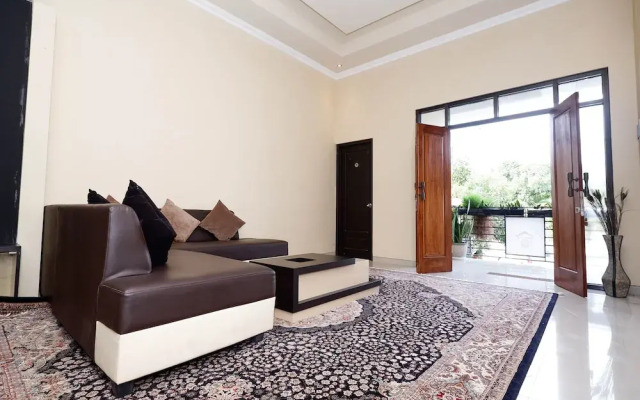 Erna's House Solo by OYO Rooms