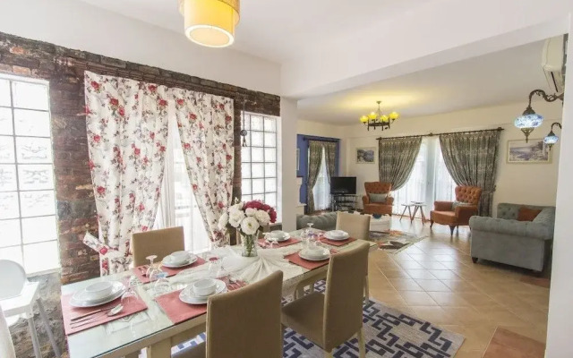 Villa Sierra by Villamnet