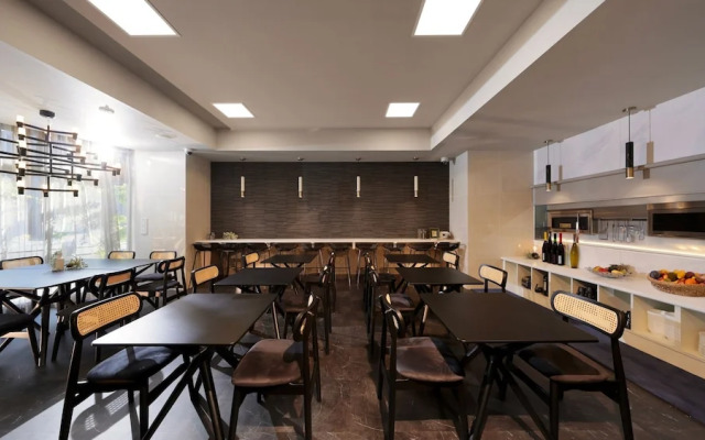 Tennoji Crystal Hotel