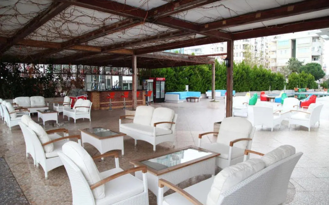 Kristal Beach Hotel