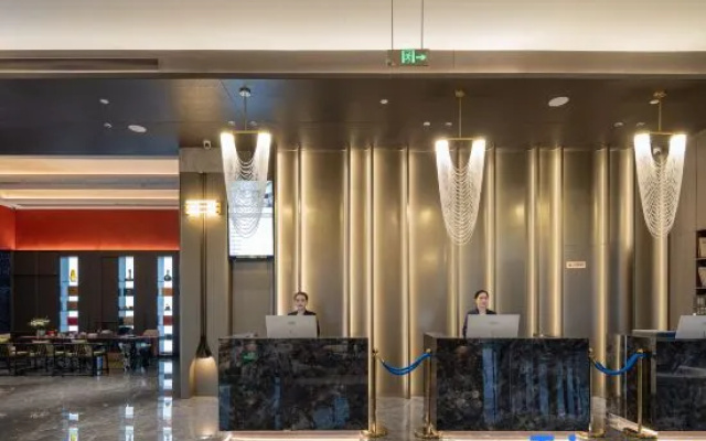 Shiyue international hotel – People – Enshi Prefecture
