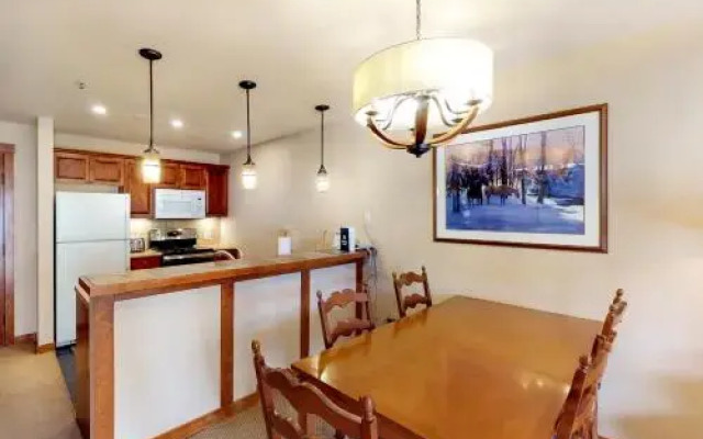 Powderhorn Lodge 413: Woodland Star Suite