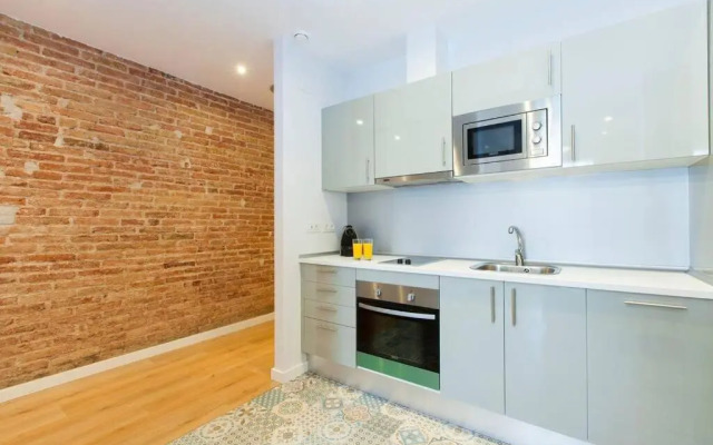 Perfectly located 4-bed 4-bath apartment in Barcelona 2-1