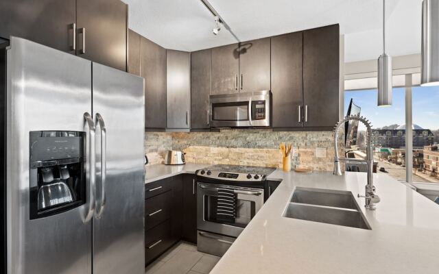 GLOBALSTAY. Modern Downtown Condos. Free parking