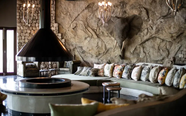 Etosha Oberland Lodge l Ondili