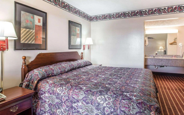 Econo Lodge McDonough South