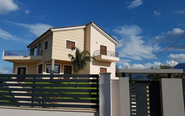 Dimitris Villa