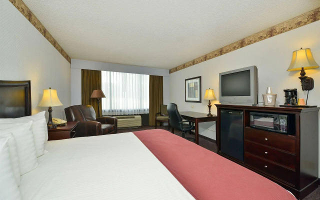 Days Inn by Wyndham Pittsburg KS