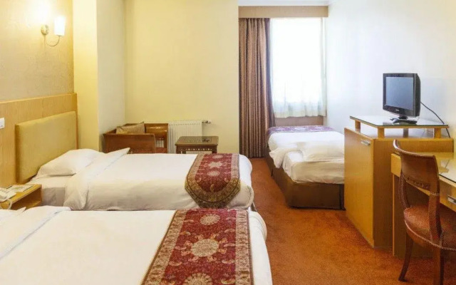 Saina Hotel