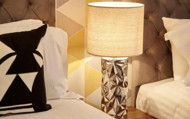Savoy Court - Your Apartment