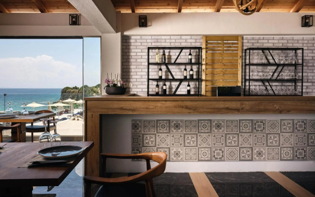 Cavo Orient Beach Hotel