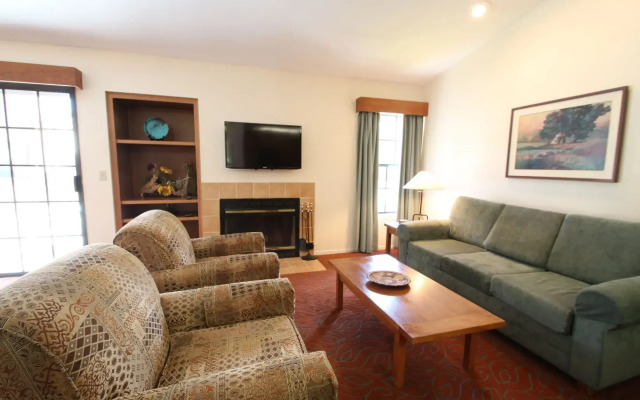 Riviera Oaks Resort