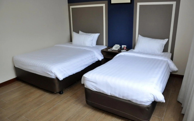 S Hotel and Residences