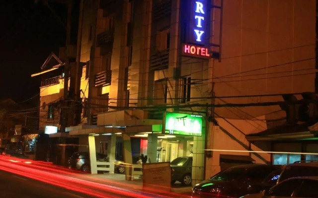 OYO 114 One Liberty Hotel