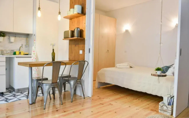 Peaceful & Cozy Studio w/ Balcony