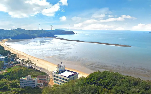Yeongheung-do Hae Beach Pension