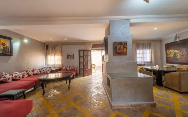 Private Villa In Center